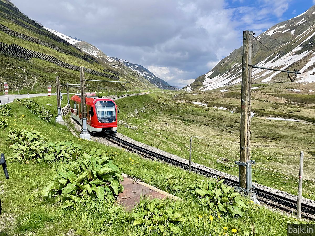 Dolina prowadząca na przełęcz Oberalp